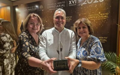 RECIBIMOS EL PREMIO AL MÉRITO EMPRESARIAL 2025